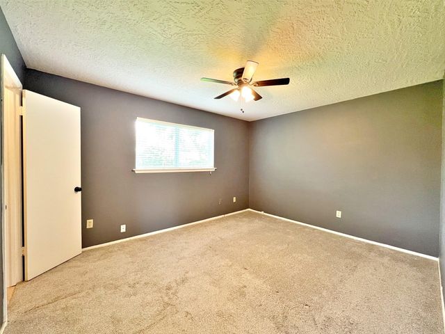 16914 David Glen Drive, Friendswood, TX 77546