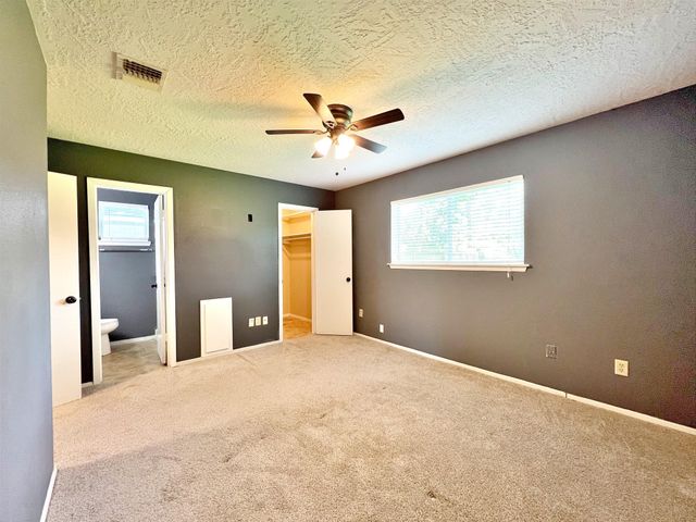 16914 David Glen Drive, Friendswood, TX 77546