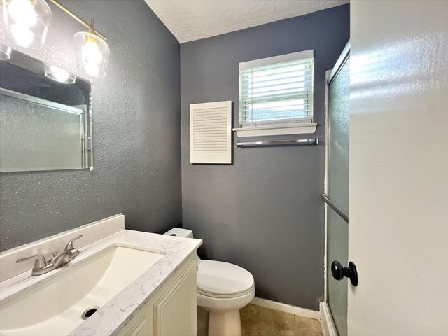 16914 David Glen Drive, Friendswood, TX 77546