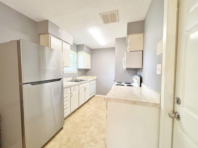 16914 David Glen Drive, Friendswood, TX 77546