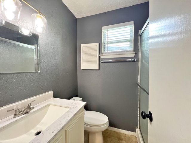 16914 David Glen Drive, Friendswood, TX 77546