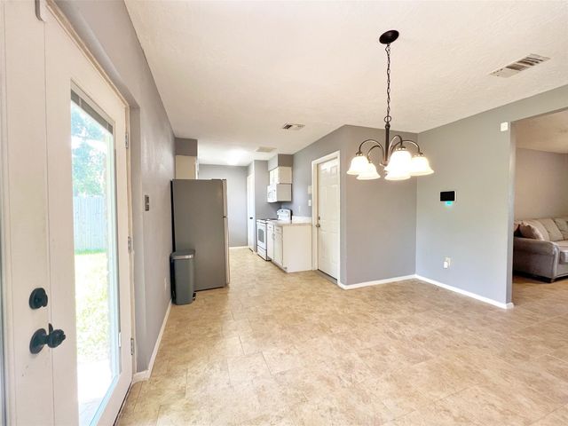 16914 David Glen Drive, Friendswood, TX 77546