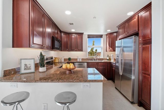 49002 Cinnamon Fern Common 402, Fremont, CA 94539