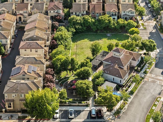49002 Cinnamon Fern Common 402, Fremont, CA 94539