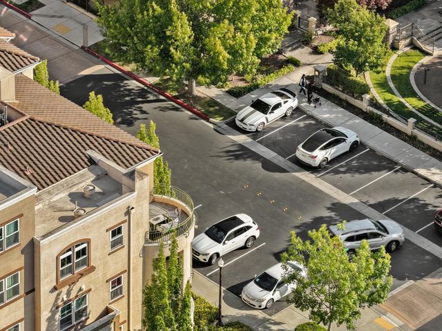 49002 Cinnamon Fern Common 402, Fremont, CA 94539