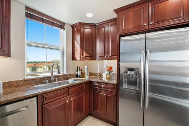 49002 Cinnamon Fern Common 402, Fremont, CA 94539