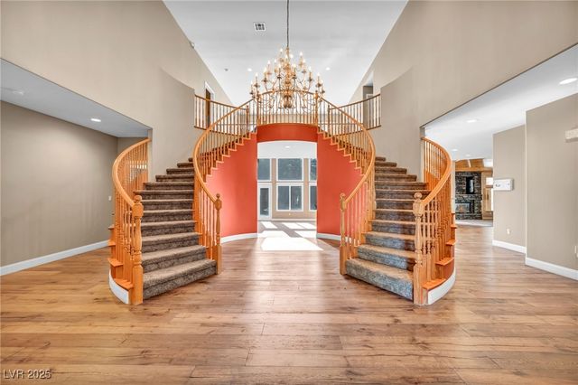 7464 Grassy Field Court, Las Vegas, NV 89131