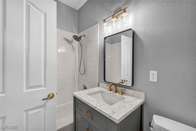 7464 Grassy Field Court, Las Vegas, NV 89131