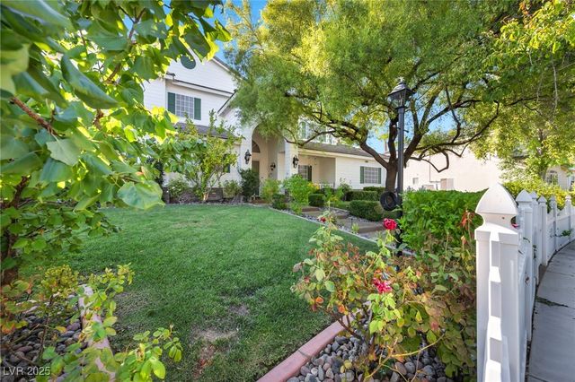 7464 Grassy Field Court, Las Vegas, NV 89131