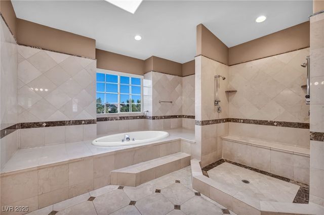 7464 Grassy Field Court, Las Vegas, NV 89131