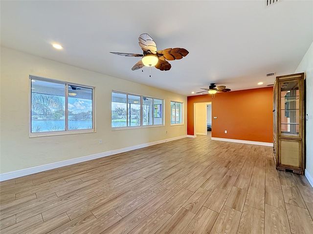 5163 60TH WAY N, Kenneth City, FL 33709