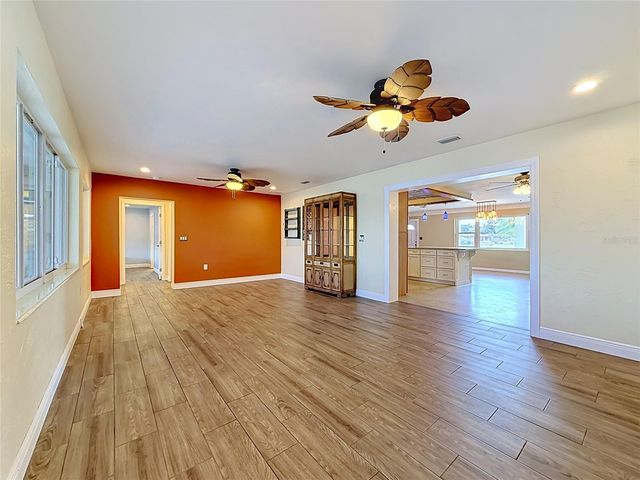 5163 60TH WAY N, Kenneth City, FL 33709