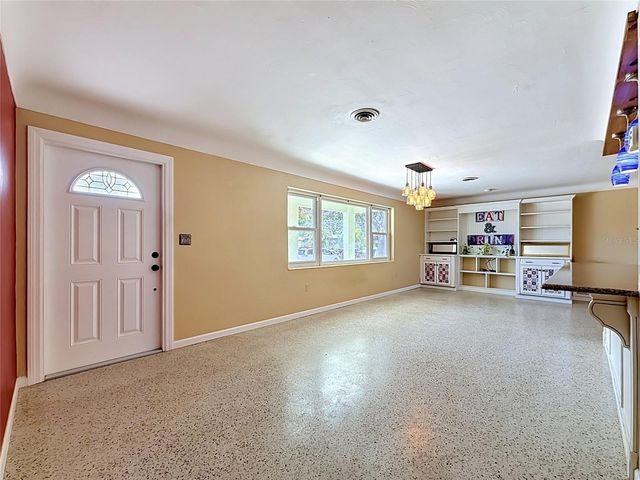 5163 60TH WAY N, Kenneth City, FL 33709