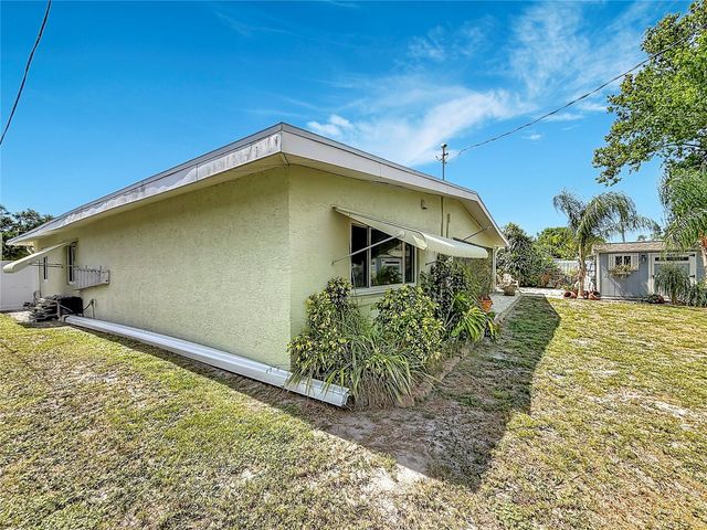 5163 60TH WAY N, Kenneth City, FL 33709