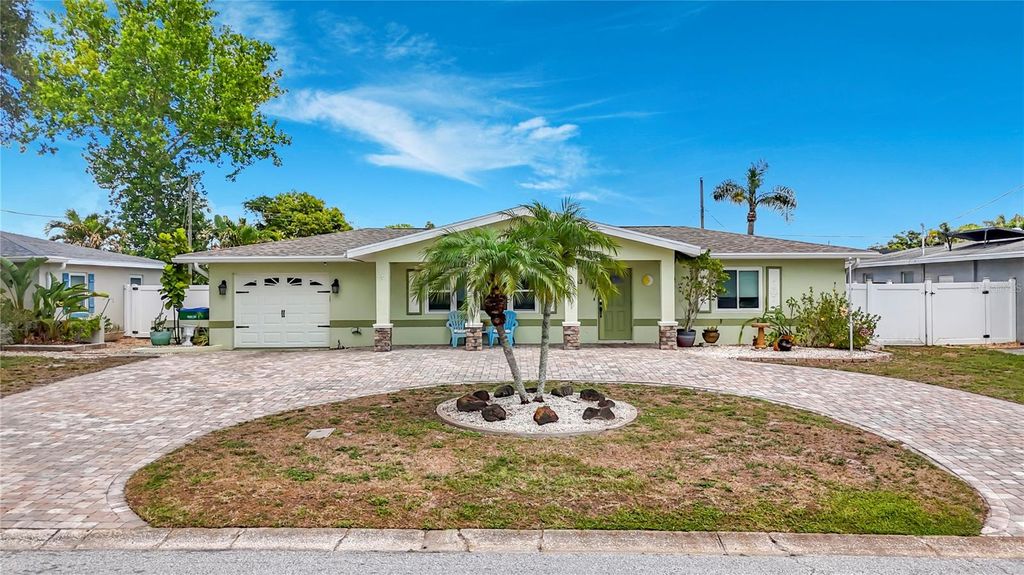 5163 60TH WAY N, Kenneth City, FL 33709