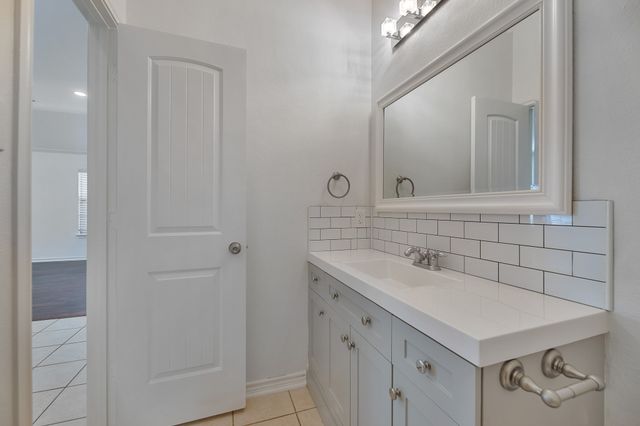 5129 Leeray Road, Fort Worth, TX 76244