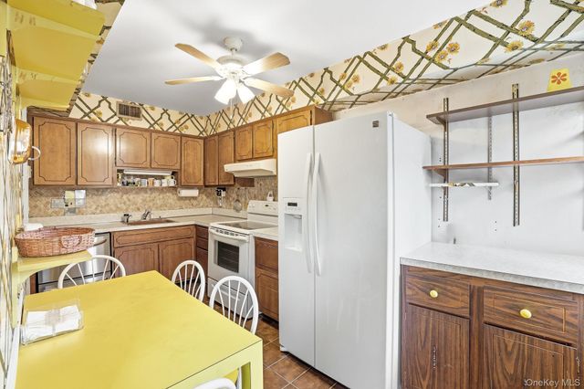 412 N Broadway 27, Yonkers, NY 10701