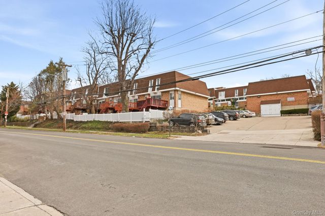 412 N Broadway 27, Yonkers, NY 10701