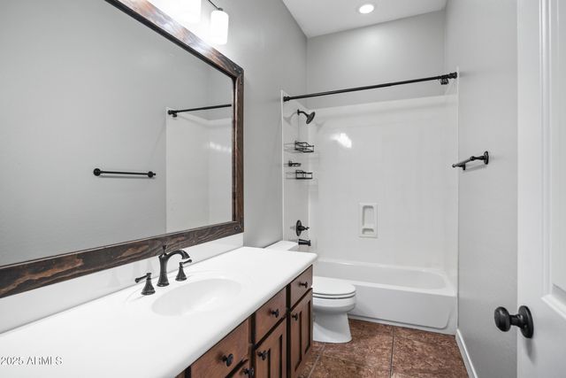 5998 N 78TH Street 2002, Scottsdale, AZ 85250