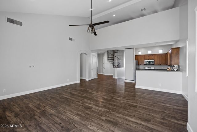 5998 N 78TH Street 2002, Scottsdale, AZ 85250