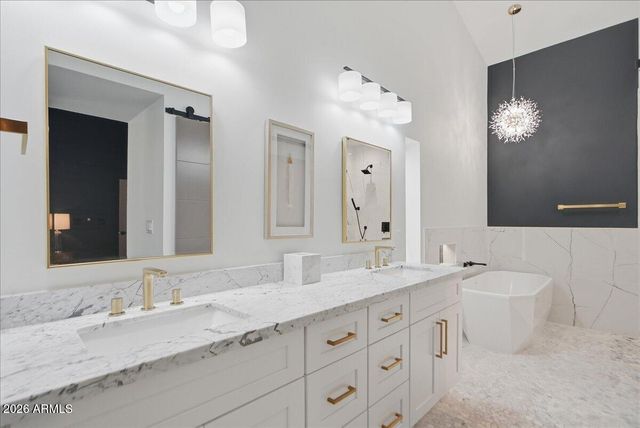 10333 E CARON Street, Scottsdale, AZ 85258
