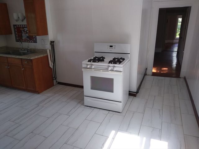 21 Pleasant 2, Upton, MA 01568