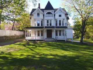 21 Pleasant 2, Upton, MA 01568