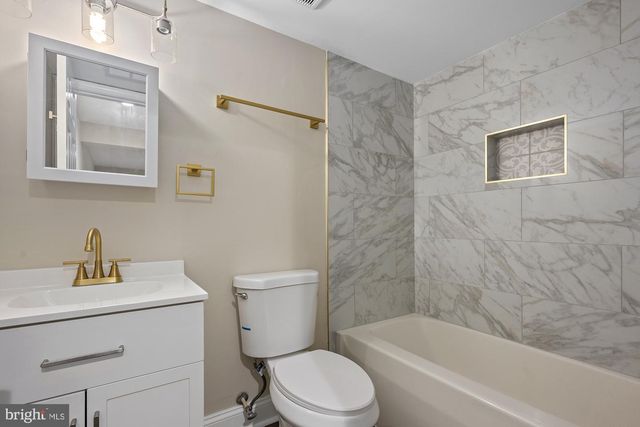 20318 SWALLOW POINT RD, Montgomery Village, MD 20886