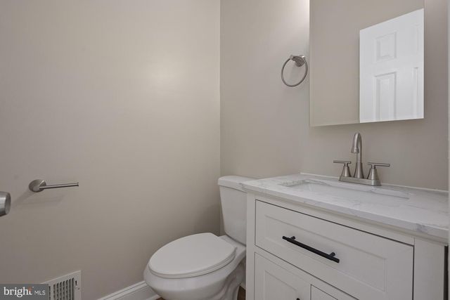 20318 SWALLOW POINT RD, Montgomery Village, MD 20886