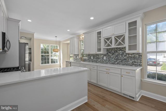 20318 SWALLOW POINT RD, Montgomery Village, MD 20886