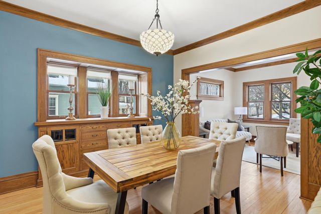 1464 Chelmsford Street, Saint Paul, MN 55108