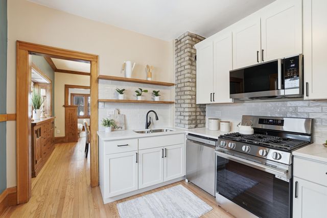 1464 Chelmsford Street, Saint Paul, MN 55108