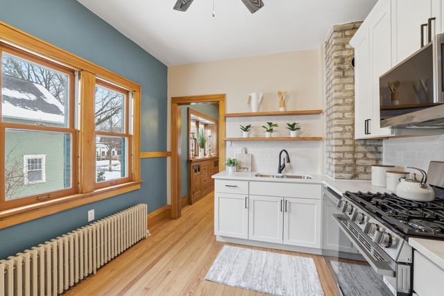 1464 Chelmsford Street, Saint Paul, MN 55108