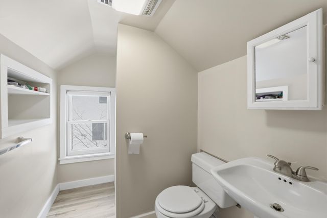 1464 Chelmsford Street, Saint Paul, MN 55108