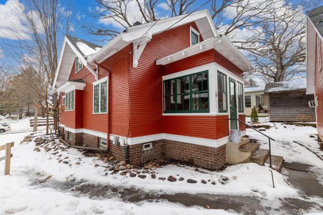 1464 Chelmsford Street, Saint Paul, MN 55108