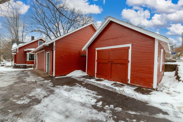 1464 Chelmsford Street, Saint Paul, MN 55108