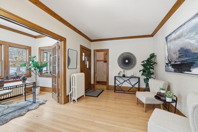 1464 Chelmsford Street, Saint Paul, MN 55108