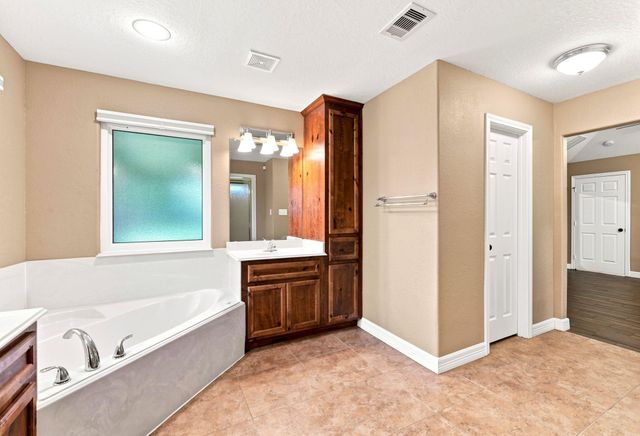2015 Shouse Road, Santa Fe, TX 77510