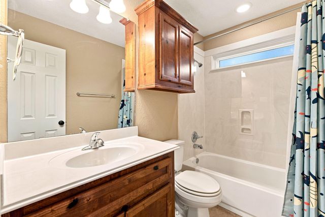 2015 Shouse Road, Santa Fe, TX 77510