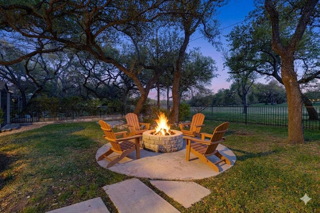 11532 Spicewood PKWY, Austin, TX 78750