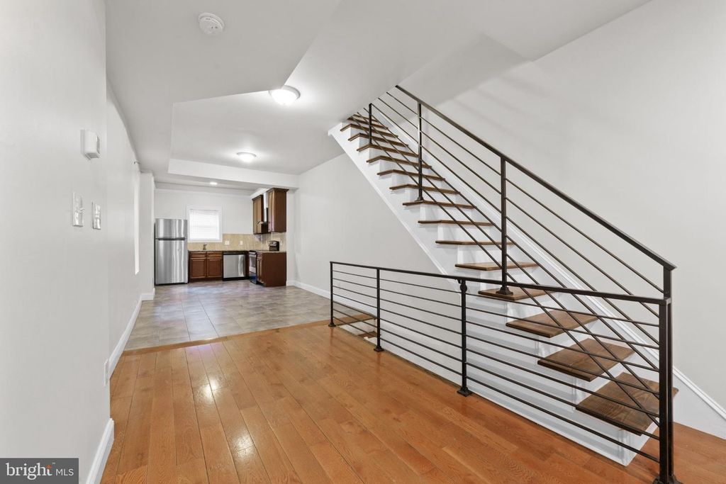 1323 S 30TH ST, PHILADELPHIA, PA 19146 — photo 4