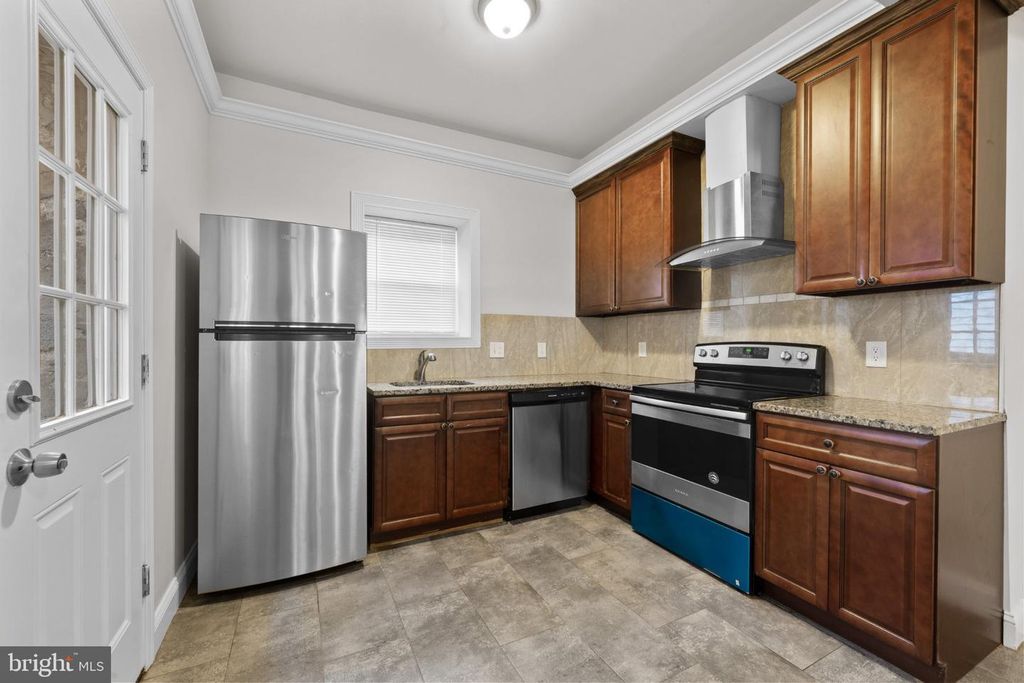 1323 S 30TH ST, PHILADELPHIA, PA 19146 — photo 5