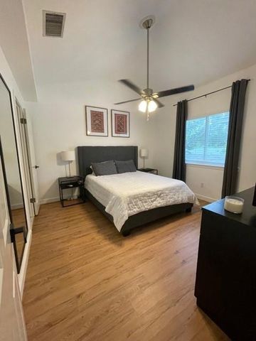 1900 W 36th ST B, Austin, TX 78731