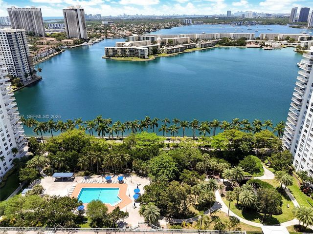 2801 NE 183rd St 912W, Aventura, FL 33160