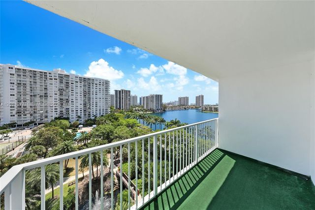 2801 NE 183rd St 912W, Aventura, FL 33160