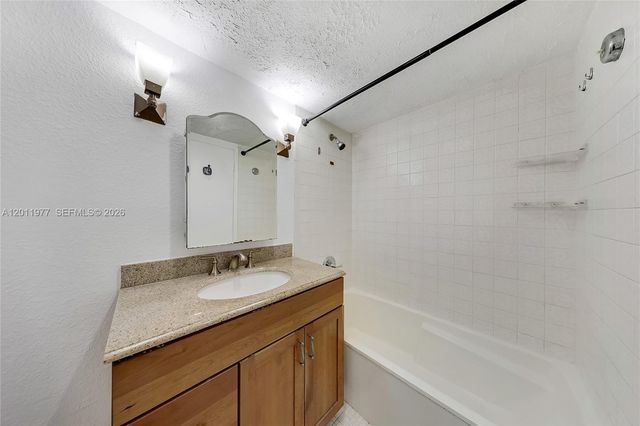 2801 NE 183rd St 912W, Aventura, FL 33160