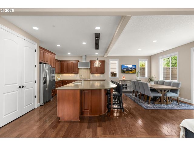 13053 Nw LOMBARDY Dr, Portland, OR 97229