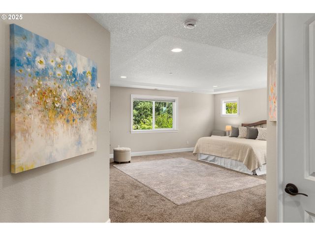 13053 Nw LOMBARDY Dr, Portland, OR 97229