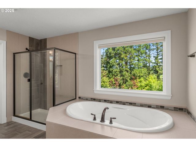 13053 Nw LOMBARDY Dr, Portland, OR 97229