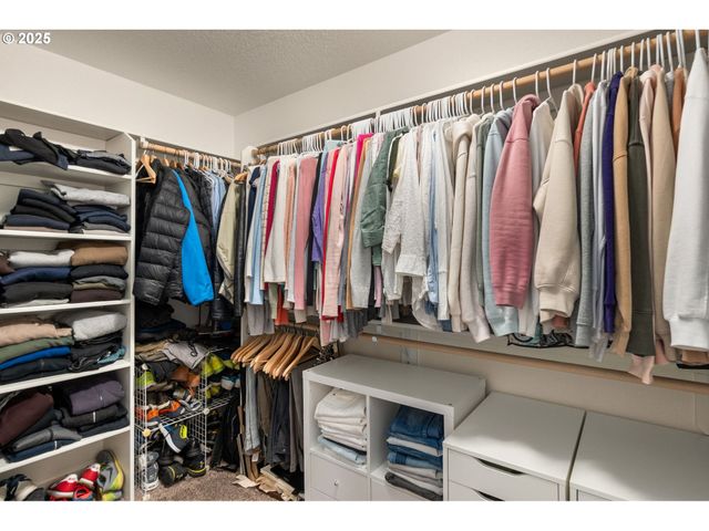 13053 Nw LOMBARDY Dr, Portland, OR 97229